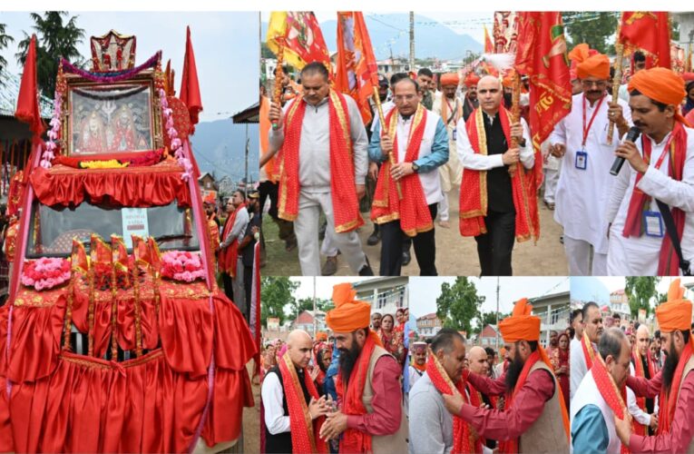 Kishtwar Deputy Commissioner flags off first batch of pilgrims for annual Mindal Mata Yatra