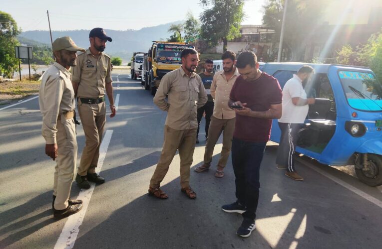 MVD Rajouri intensifies enforcement drive on highway; challans 16 vehicles, imposes Rs 74,100 penalty