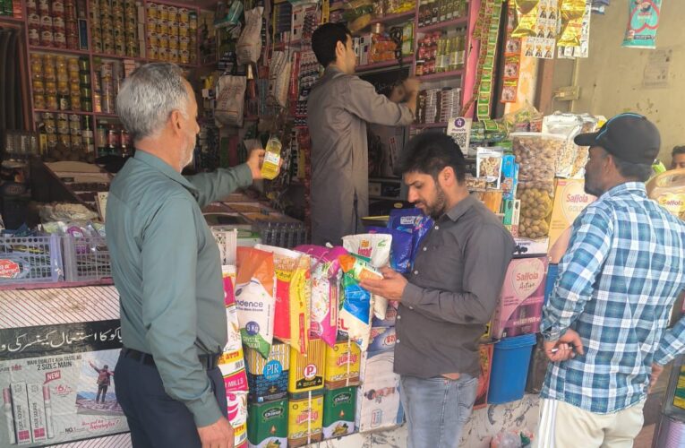 Shopian Market Inspection: Food Safety Team Penalizes Erring Vendors for Violating Norms