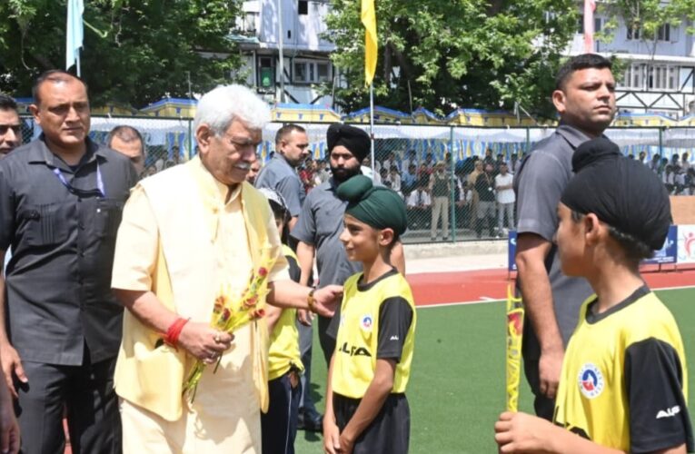 Lieutenant Governor Manoj Sinha Attends Closing Ceremony of Alfa Hockey Inter School Tournament in Srinagar