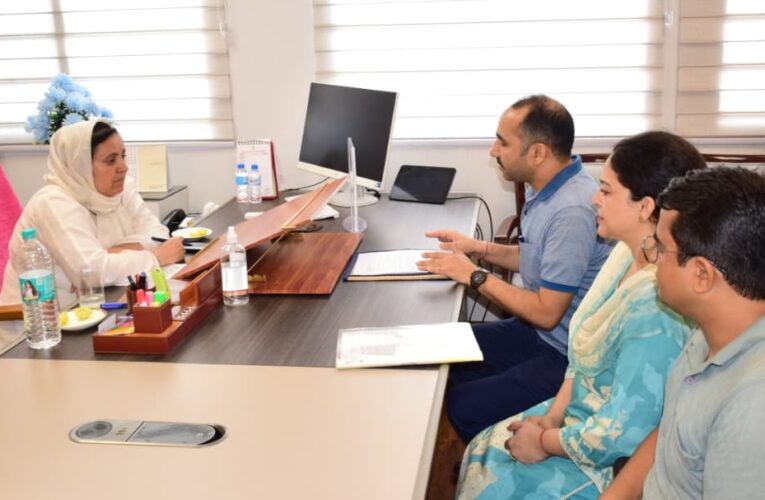 Sakeena Itoo hosts public grievance meets to ensure responsive governance in Jammu
