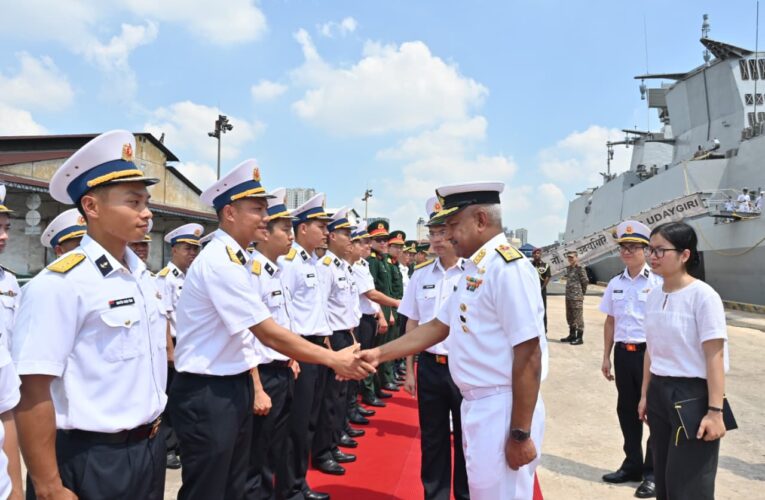 Indian Navy warships Udaygiri and Kavaratti arrive in Vietnam to strengthen maritime ties