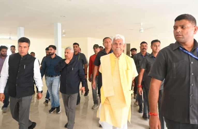 Lieutenant Governor Manoj Sinha visits Nunwan base camp to review arrangements for Amarnath Yatra