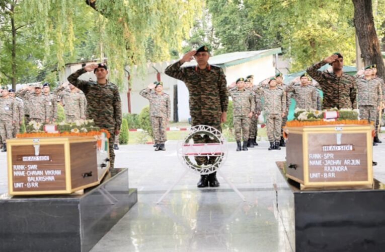 Chinar Corps Pays Tribute to Bravehearts Sowar Chavan Vikram Balkrishna and Sapper Jadhav Arjun Rajendra