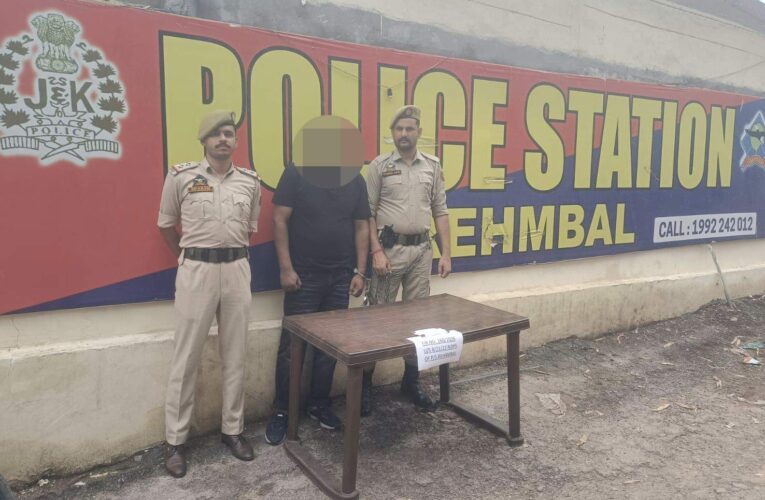 Udhampur police arrest drug peddler with heroin near Phalata