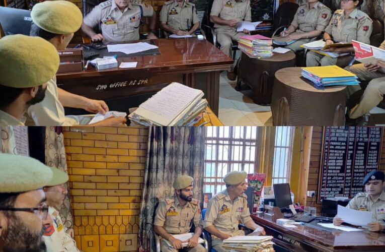Shopian Police Hold Key Crime Review Meeting to Fast-Track Investigations and Boost Public Safety