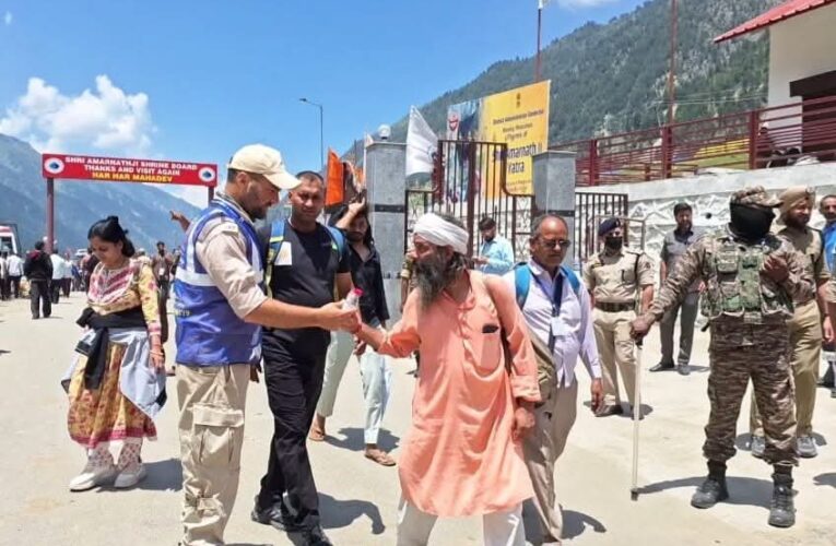 Ganderbal Police Provide Continuous Support and Security for Amarnath Pilgrims
