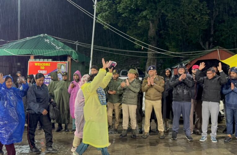 Amarnath Yatra 2026: First Batch of Pilgrims Flagged Off From Baltal Base Camp