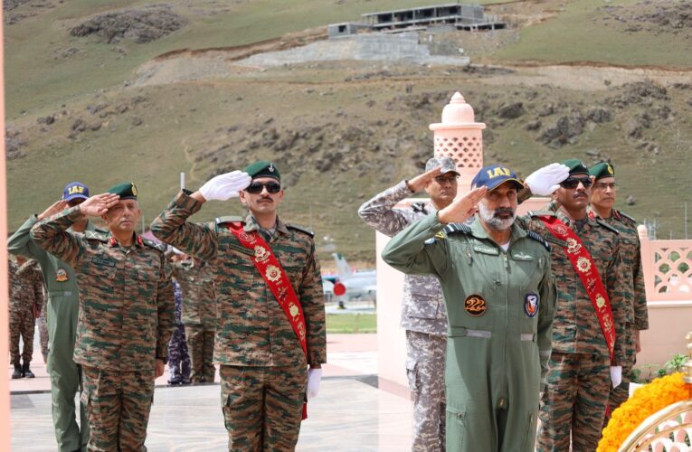 Air Chief Marshal AP Singh Honors Kargil Heroes at Dras War Memorial