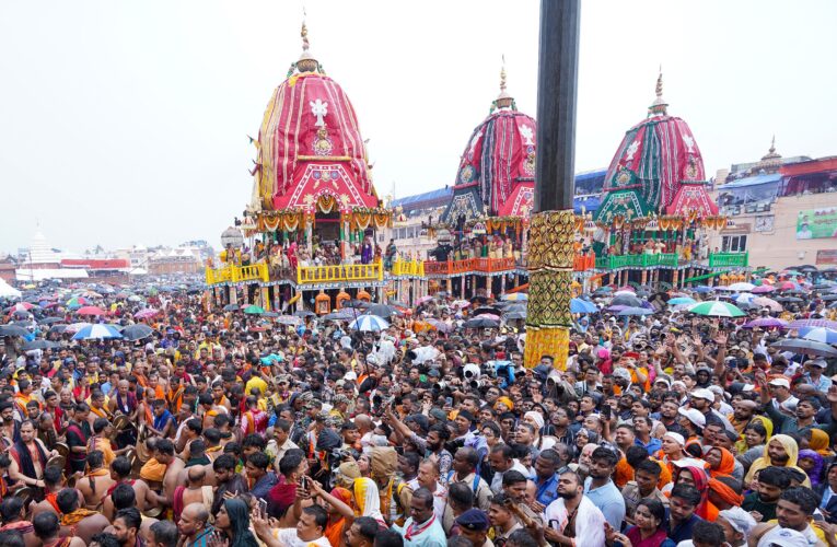 Puri Rath Yatra Begins: Lakhs of Devotees Brave Heavy Rain for Lord Jagannath’s Historic Pahandi Ritual