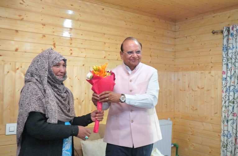 Ladakh Lieutenant Governor Interacts With Kargil Farmers and Directs Immediate Measures to Support Agriculture