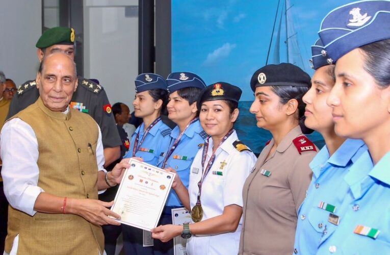 Rajnath Singh Honors IASV Triveni Crew for Historic All-Women Expedition