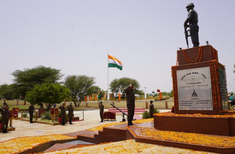 Lieutenant General Rajesh Pushkar Reviews Operational Readiness at Jaisalmer Military Station