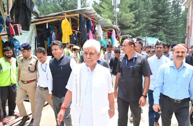Lieutenant Governor Manoj Sinha visits Nunwan Base Camp to review Shri Amarnath Ji Yatra facilities