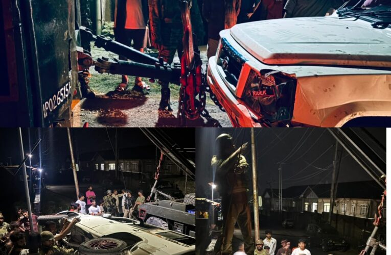 Indian Army Rescues Accident-Damaged Vehicle In Bandipora