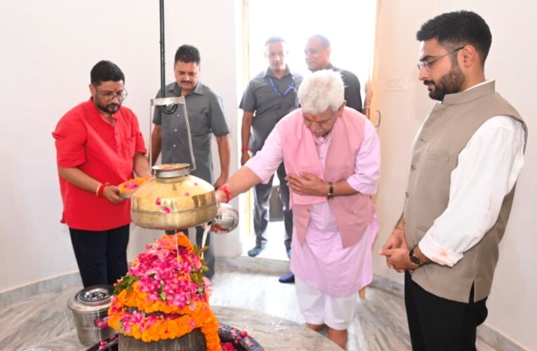 Lieutenant Governor Manoj Sinha visits ancient Vichar Nag Shrine in Srinagar