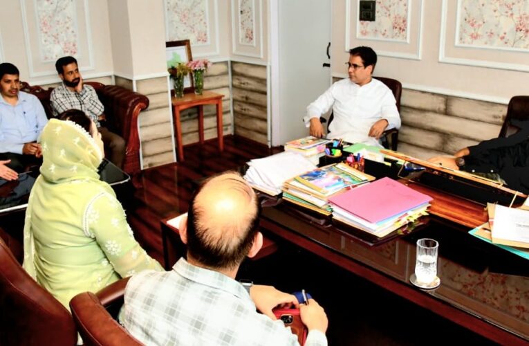 Jal Shakti Minister Reviews Water Infrastructure Projects in Zadibal Constituency