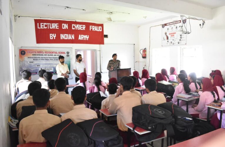 Indian Army Conducts Crucial Cyber Fraud Awareness Lecture in Hubbi, Rajouri