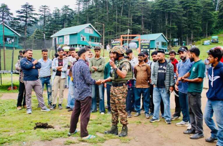 Indian Army interacts with shopkeepers and pony riders in Patnitop to boost tourism and security