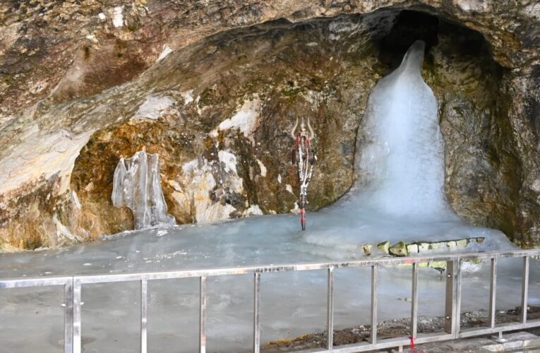 Over 11,000 Pilgrims Visit Amarnath Cave on Day 2 of Annual Yatra