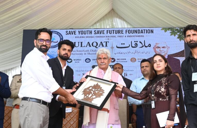 Interfaith Dialogue in Baramulla: Manoj Sinha Champions Social Harmony and Drug-Free Campaign for Jammu Kashmir Growth