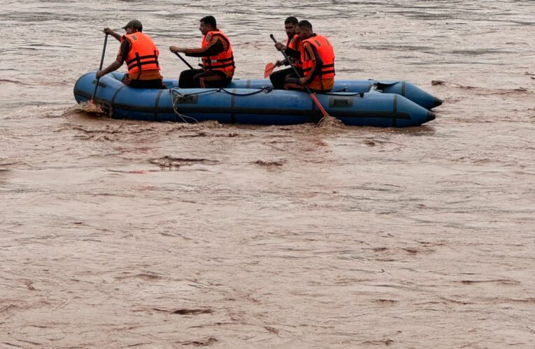 Jammu Police, SDRF Rescue Three Stranded Persons from Rising River Tawi Near Peer Kho