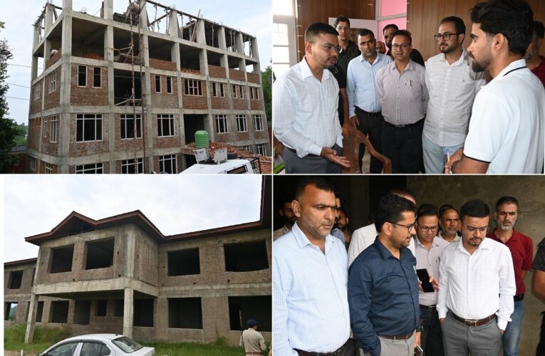 DC Kulgam Inspects DH Pora Development Works & Rural Schemes