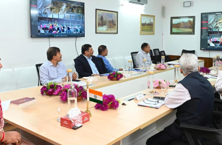 Shri Amarnath Ji Yatra 2026: LG Manoj Sinha Reviews Security and Amenities as Darshan Count Crosses 1.13 Lakh