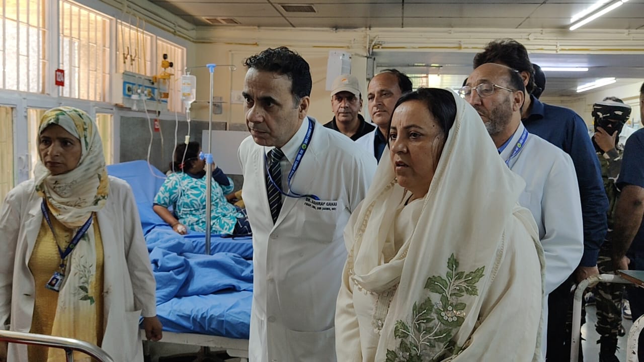 Sakeena Itoo Reviews Care of Injured Amarnath Pilgrims at SKIMS Soura