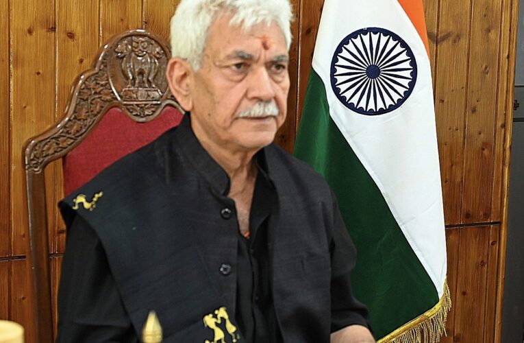 Manoj Sinha reviews Shri Amarnath Yatra management and urges unregistered pilgrims to defer travel