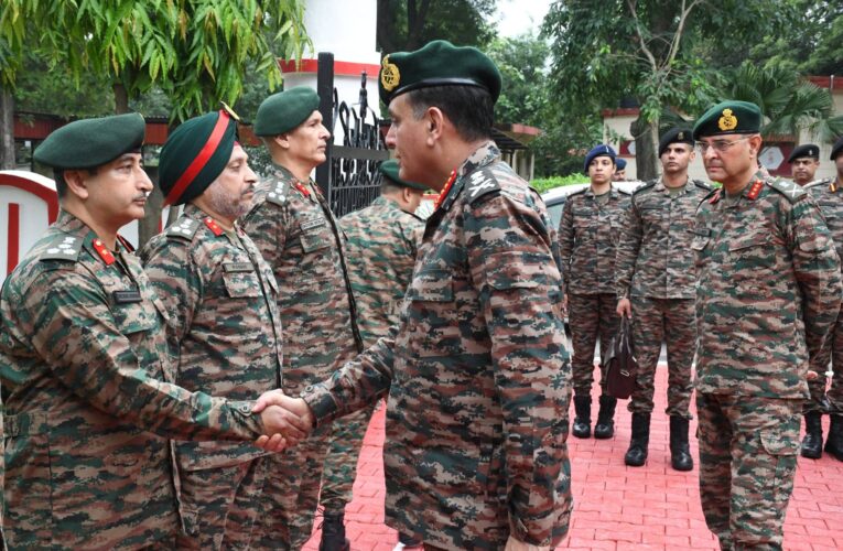 General Dhiraj Seth Reviews Operational Readiness at Headquarters Uttar Bharat Area