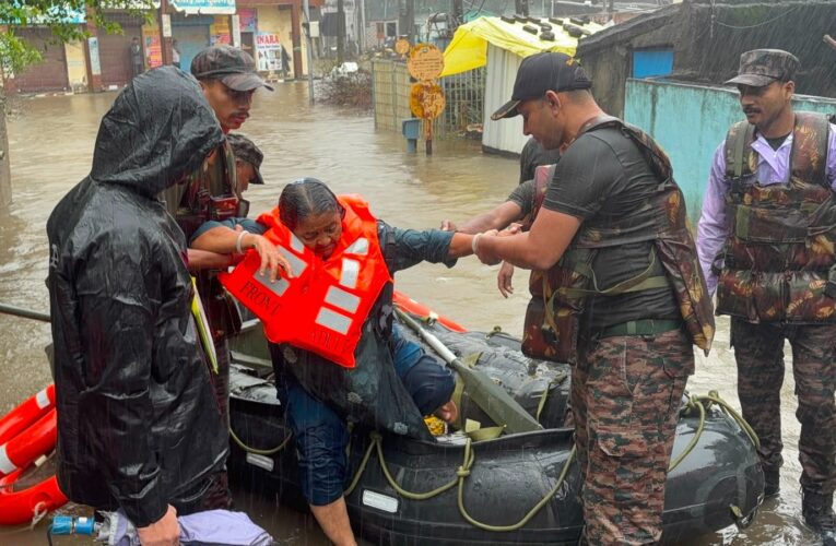 Indian Army Deploys Columns to Lead Flood Relief and Rescue Operations in Surat