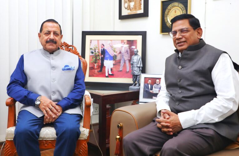 Dr Sanjeev Sinha Appointed AIIMS Jammu Director, Meets Union Minister Dr Jitendra Singh