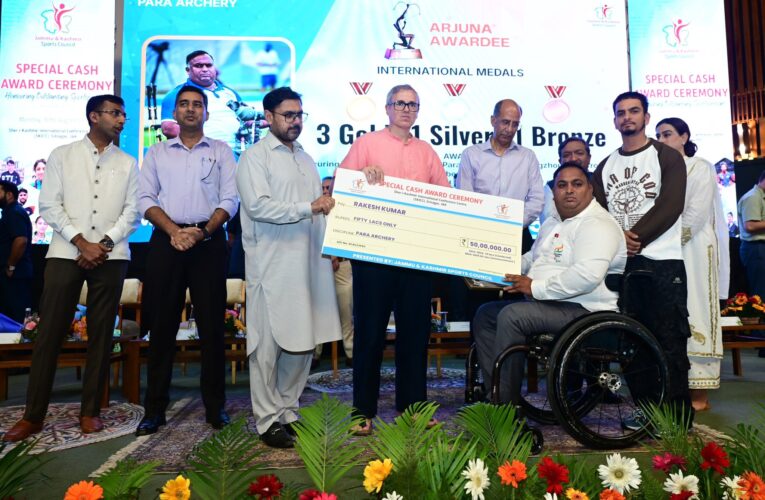 Jammu Kashmir Chief Minister Honours 580 Sportspersons With Cash Awards