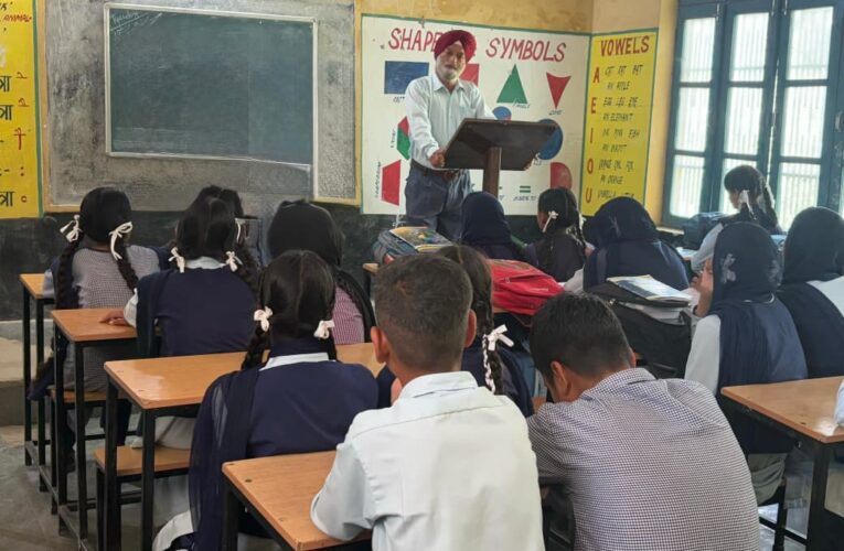 Indian Army Hosts Inspiring Motivational Session by Gallantry Awardee for School Students in Rajouri