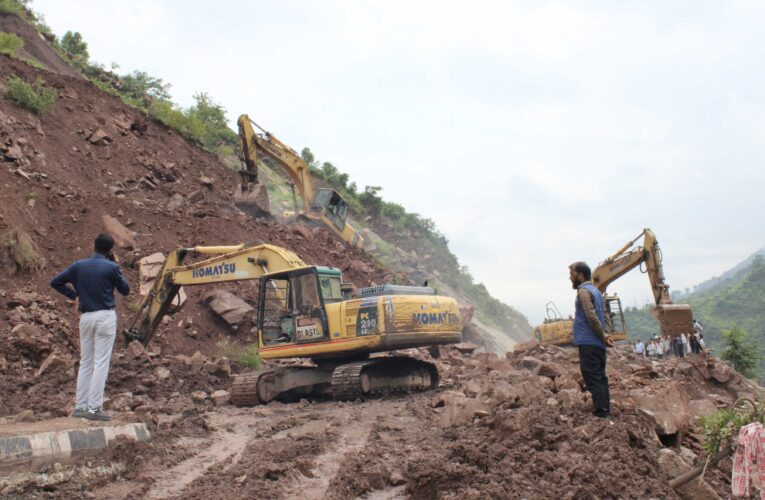Jammu-Srinagar National Highway blocked at Samroli following heavy rain and mudslides
