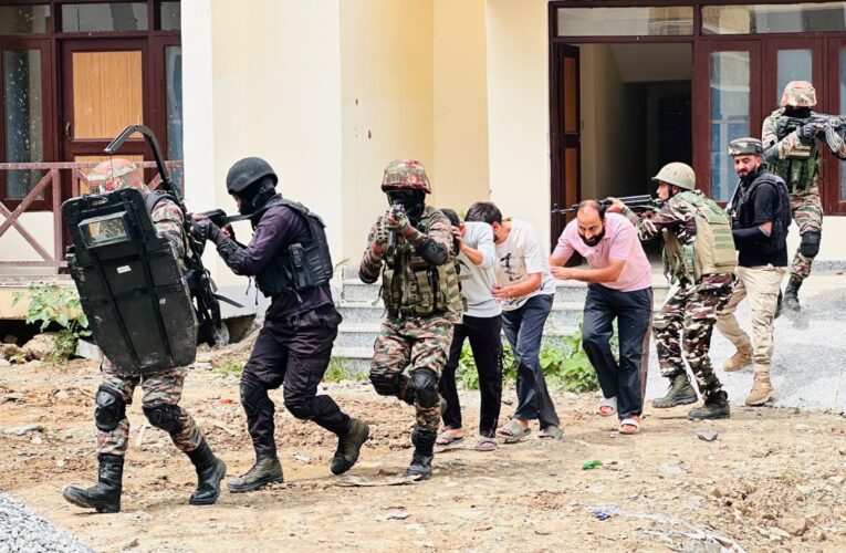 Ganderbal Police Conduct Joint Security Mock Drill at Wandhama Pandit Colony for SANJY 2026