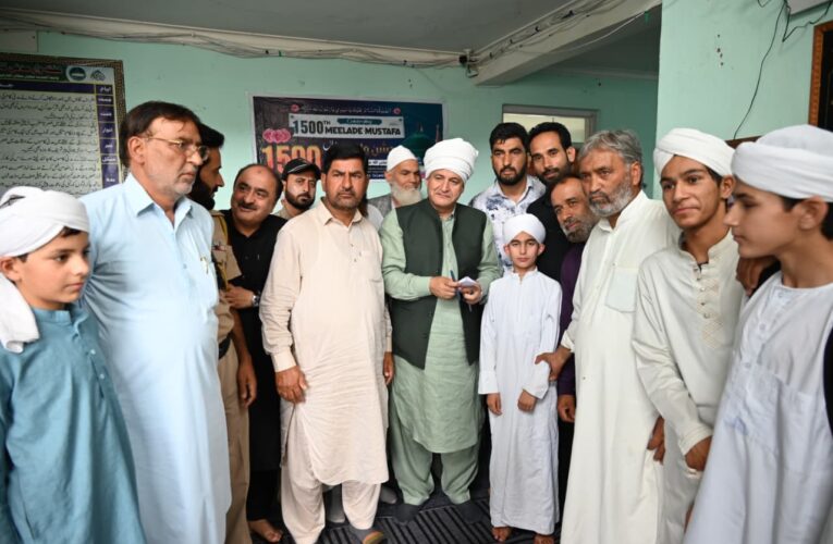 Javid Ahmad Dar Addresses North Kashmir Grievances and Visits Revered Tujjar Sharief Dargah