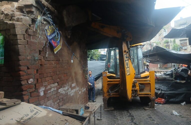 Revamping Jammu’s Heart: JMC Initiates Demolition of Unsafe Structures at Historic Parade Sabzi Mandi